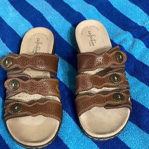 Clark’s Collection Brown Leather Straps Sandals Size 9.5